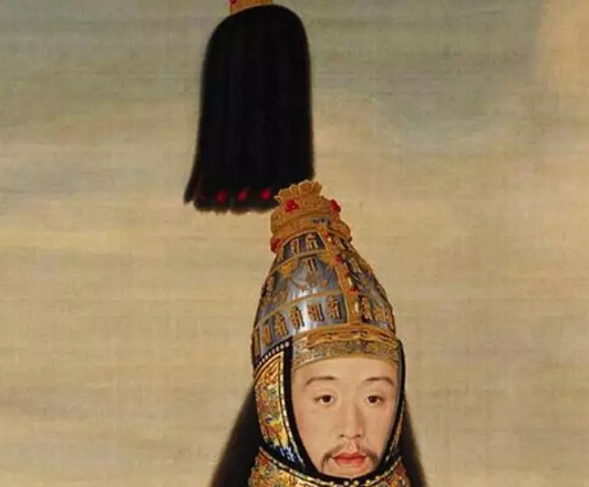 揭秘古代将士头盔上的避雷针：实战用途与象征意义