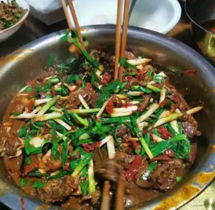 探究文化与伦理：为什么有狗肉不上桌