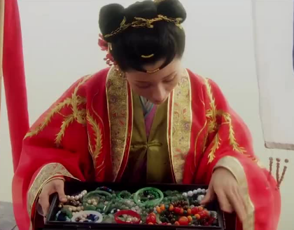 杜十娘的百宝箱：揭秘古代女子的嫁妆之谜