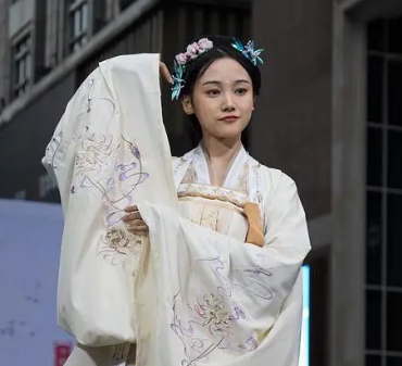 中华文化的瑰宝，旗袍起源之谜