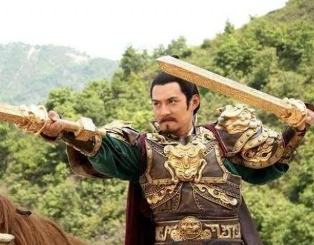 双持武器的古代猛将：一展双臂，勇冠三军