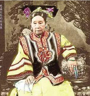 慈禧的一万两银袜：一段历史的趣闻