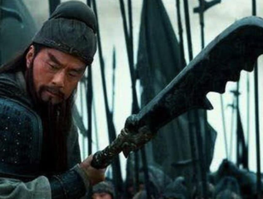 古代兵器重量探秘：青龙偃月刀的真相