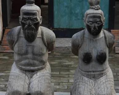 秦桧妻子跪像的由来与历史争议