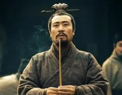 刘备的怪癖：睡觉抱玉与英雄之志