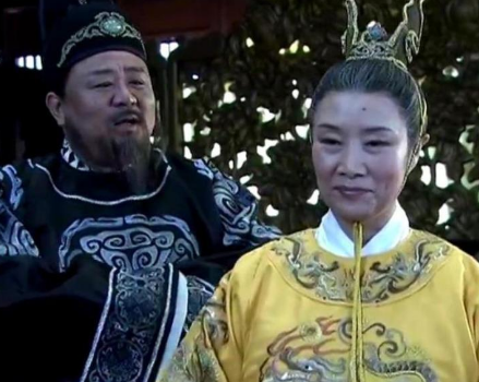 智慧与忠诚：狄仁杰如何成为武则天的心腹大臣