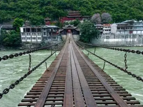 泸定桥：高度与建造的奥秘