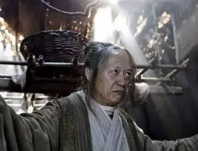 魏忠贤的权臣之路：贵人相助与个人奋斗