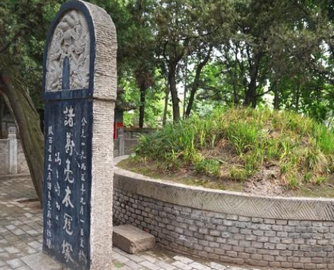诸葛亮墓之谜：真实位置与衣冠冢的保护
