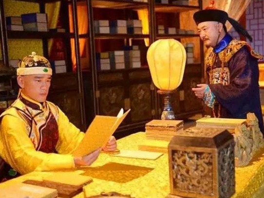 古代皇帝的取暖之道：豪华与智慧的结合