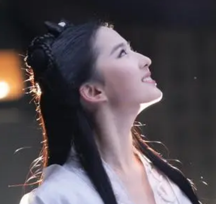 神雕侠侣中的角色变迁：从郭芙到小龙女