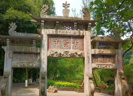 探寻襄阳的诸葛亮草庐