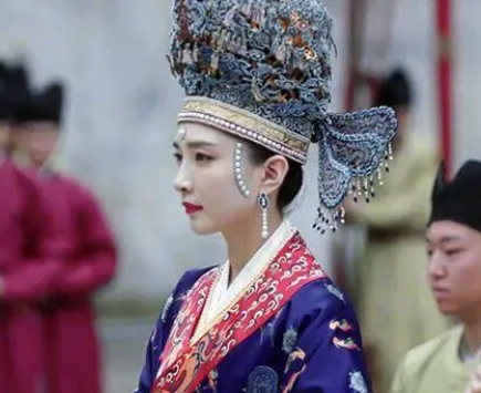 宋仁宗曹皇后：历经三朝的智慧与坚韧