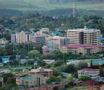 探究非洲国家发展挑战的根源，非洲为何没有强大的国家？