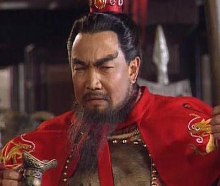曹操与独战英雄：分析三国中的战略选择