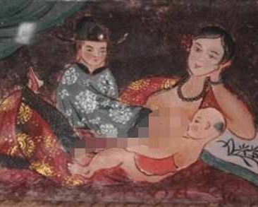 慈禧养100多个奶妈的原因
