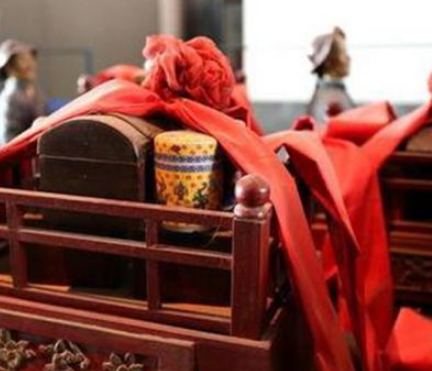 古代婚礼中的聘礼：物品与流程解析