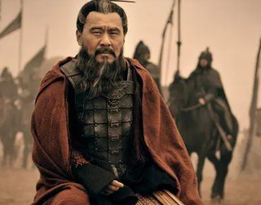 曹操的权谋与抉择：一生不称帝的背后
