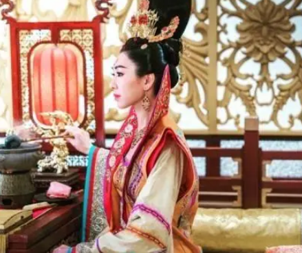古代皇宫的宫斗与嫔妃生活揭秘，电视剧演的都是真的吗？