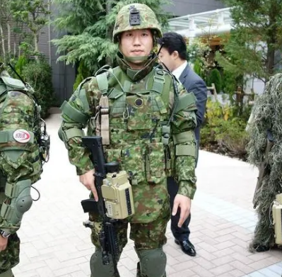 日本陆军海军的矛盾：一段历史解析