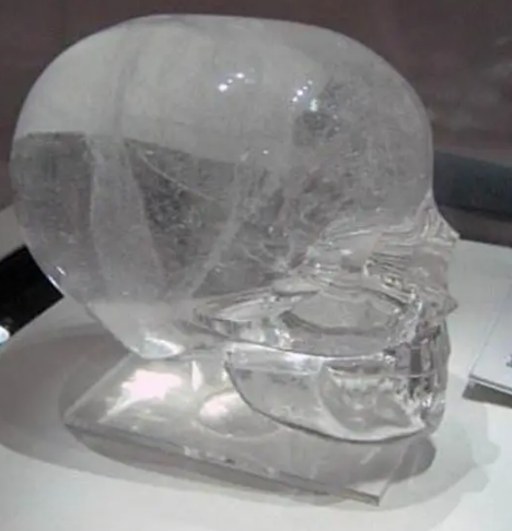 神秘的水晶头骨：古代文明的遗产