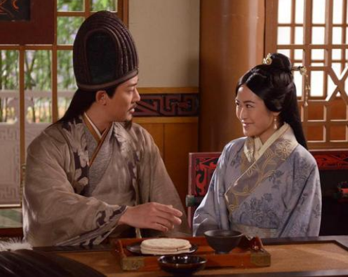 诸葛亮与黄月英：智慧与美德的联姻