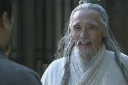 水镜先生拒绝出山的深层思考，分别有几个方面的原因？
