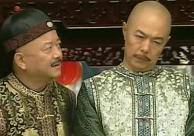 和珅与嘉庆：权力斗争下的微妙关系