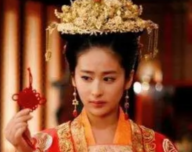揭秘古代华服：公主试尺寸的深层含义