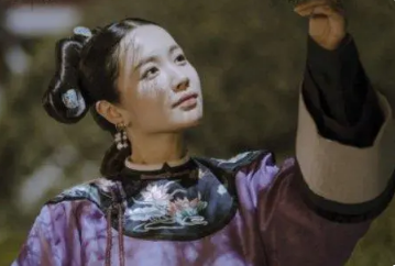 纳兰淳雪：乾隆朝的才女与宠妃