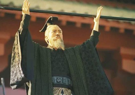 曹操对待背叛者的态度：严厉与宽容并存