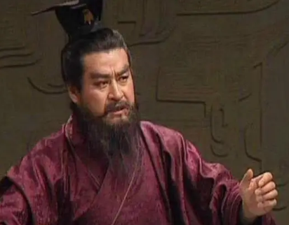 三国时期袁绍的野心探析：他想成为皇帝吗？