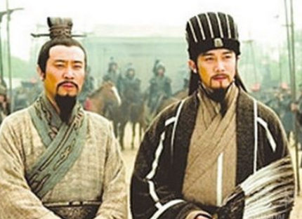 刘备与诸葛亮：理想与现实的交织