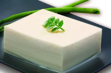 豆腐与俚语：探究“吃豆腐”占便宜的历史根源