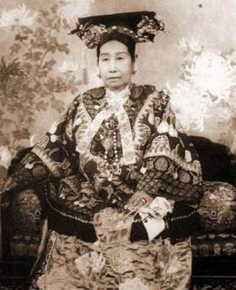 咸丰为何看上慈禧是因为长得美吗？——揭秘咸丰对慈安和慈禧的偏爱