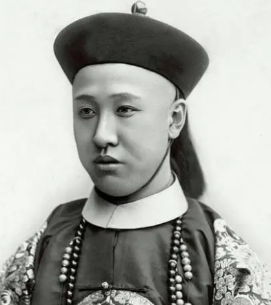 末代皇帝溥仪退位背后的铁帽子王，态度是什么样的？