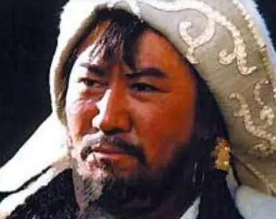 合答安与成吉思汗的婚姻：爱情与权力的交织