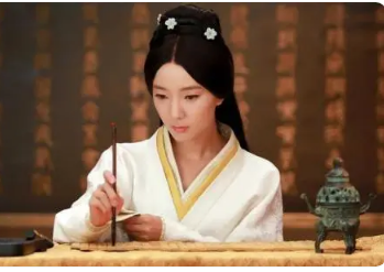 历史人物的人气之争：陈阿娇与卫子夫的对比分析