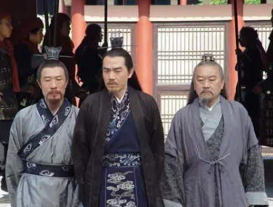 明朝官员待遇探究：朱元璋的俸禄制度与朝廷严苛政策