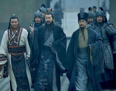 曹操晚年决策：杨修之死与司马懿的留存
