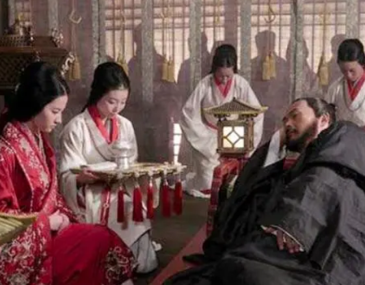 曹操与貂蝉：智谋与情感的博弈