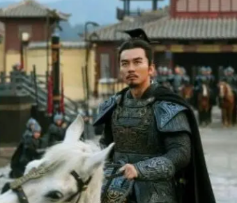 程昱失位：丞相之位的失落与政治斗争