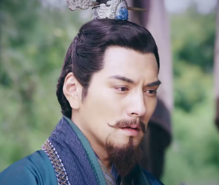 许靖：地位崇高的幕后英雄