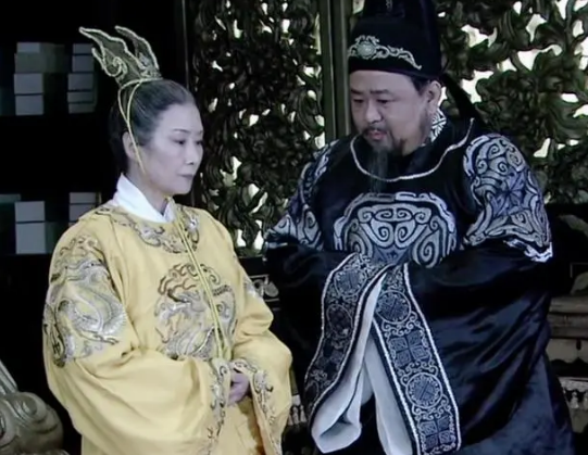 狄仁杰劝武则天立李显为太子的智慧与策略