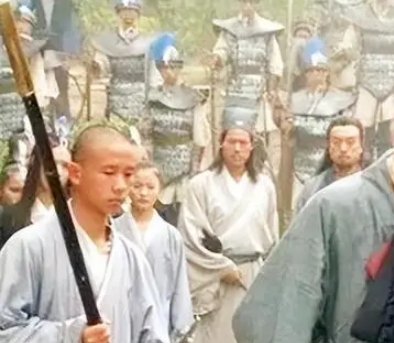 江湖传说：三兄弟的武功之争与冯晓的内功之谜