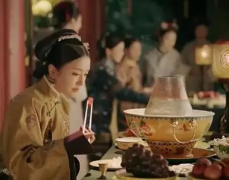 What are the tips for eating hot pot? Lets see how the concubines of the Qing Dynasty ate hot pot.