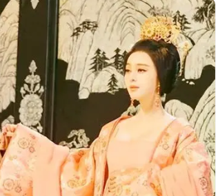 李瑁的妃子被李隆基抢走后的宫廷悲剧