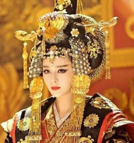 武则天：权力之路的抉择与无奈
