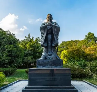 孔子被称为圣人的原因