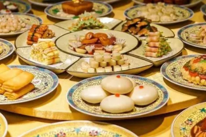 慈禧用膳的奢华与严苛：一窥清朝末代太后的饮食讲究